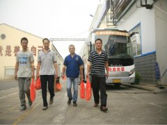 “我獻(xiàn)血，我光榮”